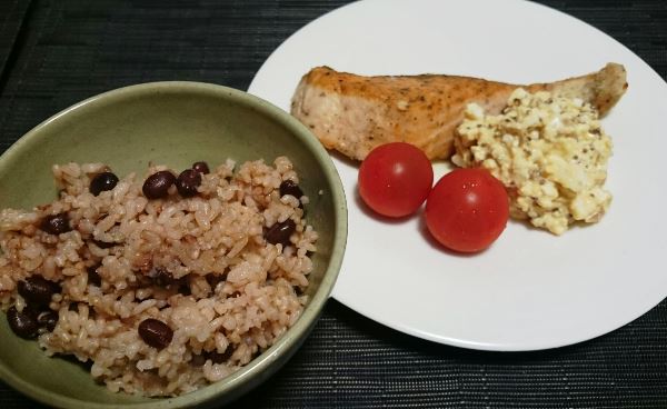 秋鮭のムニエルと２日目酵素玄米