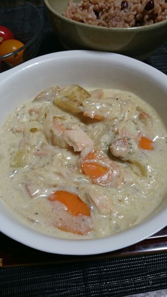 秋鮭の米粉クリームシチュー