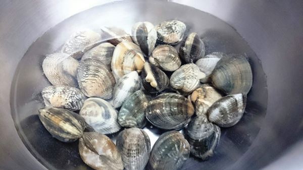 あさりの砂抜き中☆