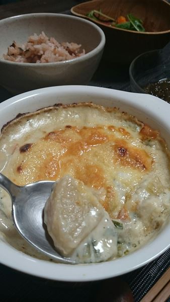 クリームシチューはグラタンにアレンジ!
