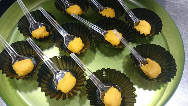 一口サイズの「かぼちゃと甘酒の葛ようかん」♪