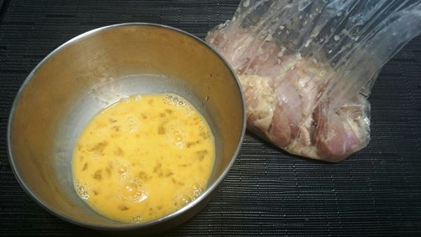 溶き卵を入れてもみこむ！