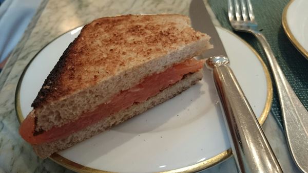 よ～くよ～くトーストされています。