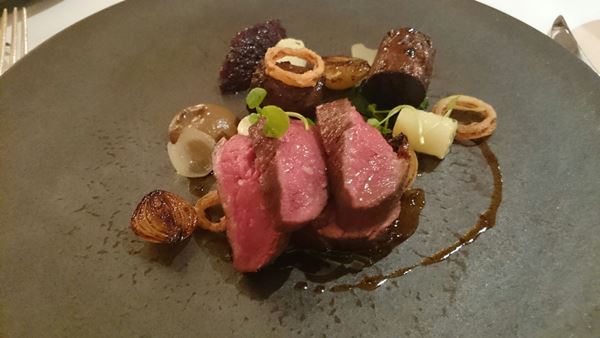 ジューシーなお肉と濃厚ソースの相性抜群！