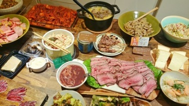 とっても美味しい持ち寄り料理の数々♪