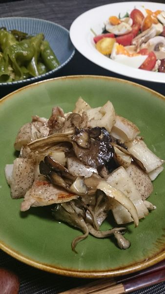 れんこん・舞茸・豚肉のシンプル炒め♪
