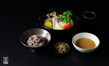 天草さくら鯛と冬野菜の鉄鍋蒸しwith美肌ソース