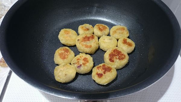 オリーブオイルでカリッと焼きます♪