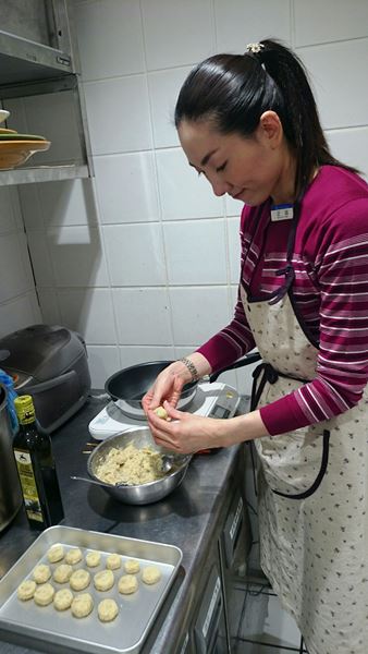 コロコロスイートポテト作ってます!