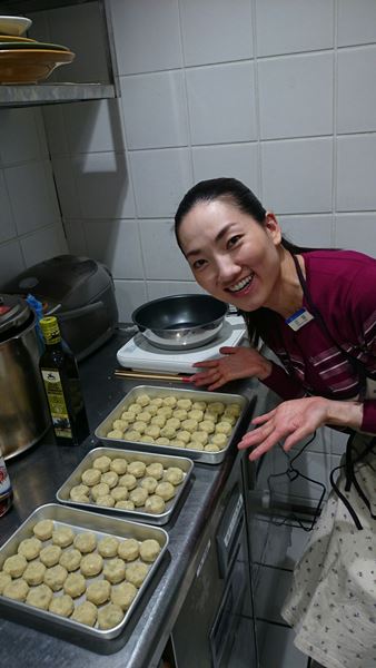 1回目に作ったコロコロスイートポテト77個とパチリ!