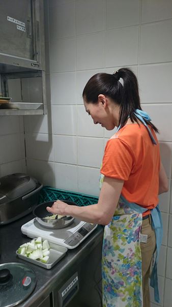 玉ねぎをじっくり炒めて旨味アップ！