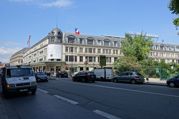 夏のル・ボンマルシェ